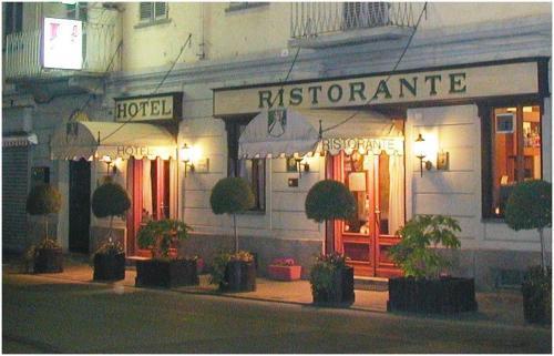 Hotel Regina Πινερόλο Εξωτερικό φωτογραφία