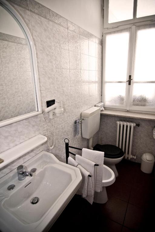 Hotel Regina Πινερόλο Δωμάτιο φωτογραφία